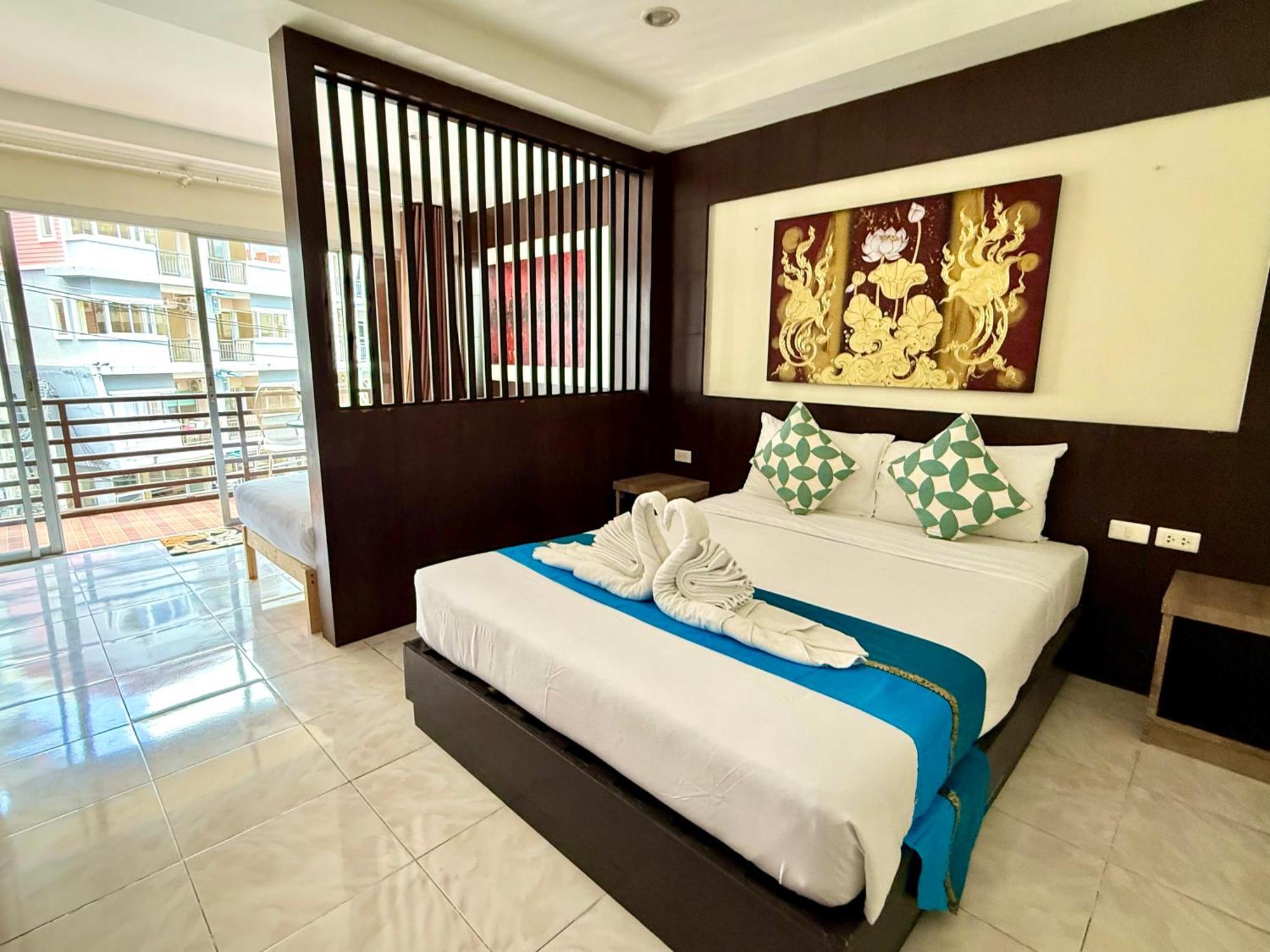 Thai Classic House Patong Exterior foto
