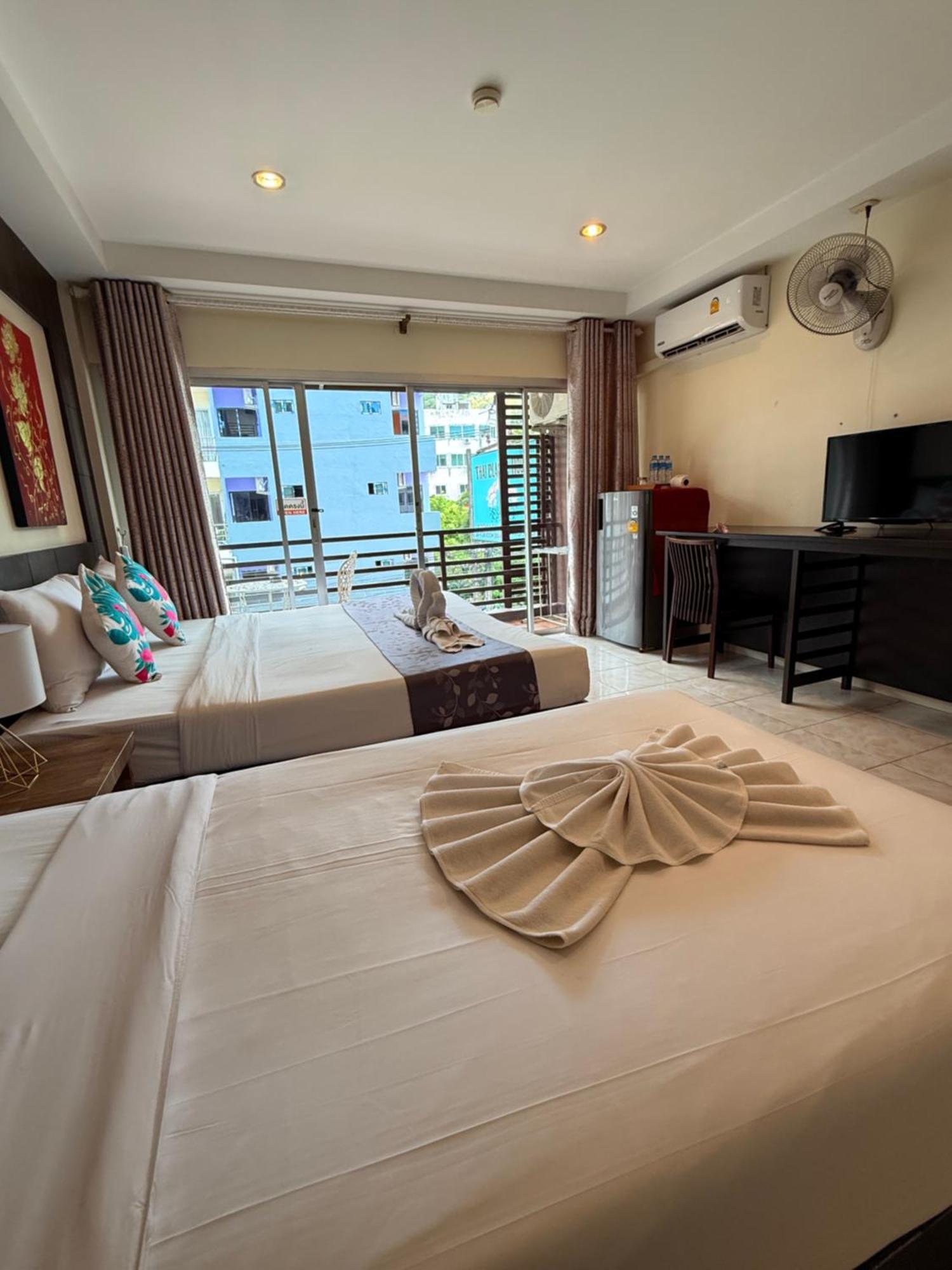 Thai Classic House Patong Exterior foto