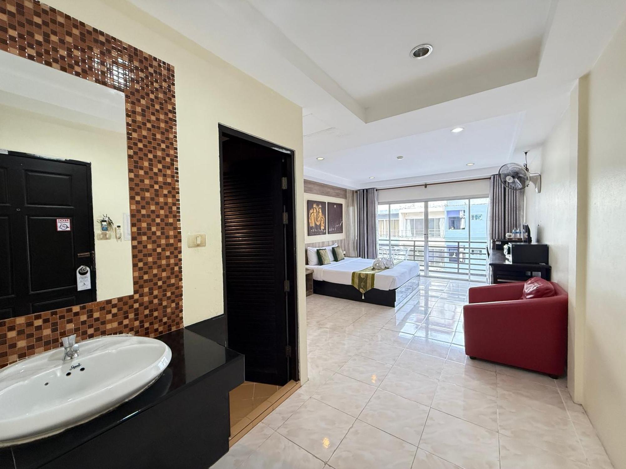 Thai Classic House Patong Exterior foto